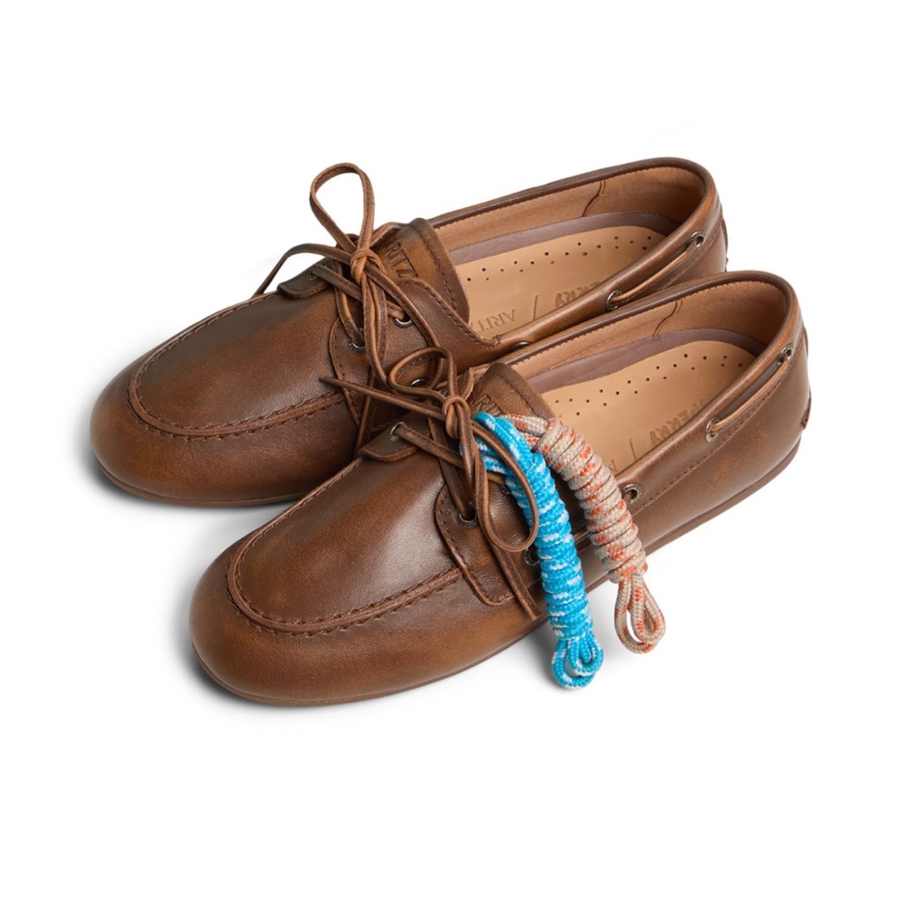 Aritzia x Sperry Slim Boat Shoe in brown